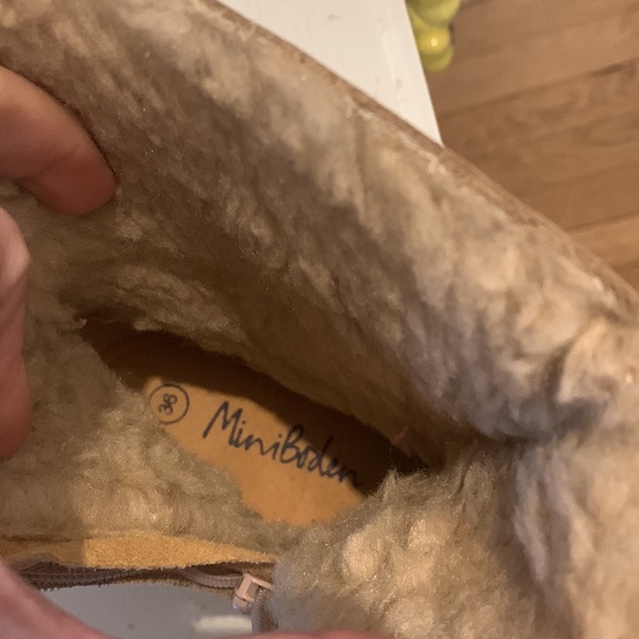 Mini boden size 36 Girls Gold Boots - Picture 4 of 6